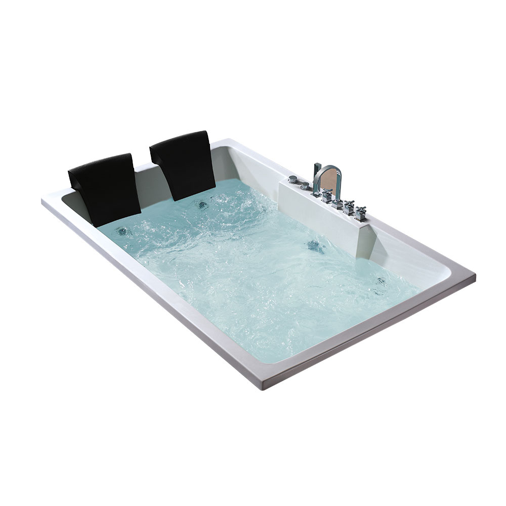 Eingebaute Whirlpool-Badewanne